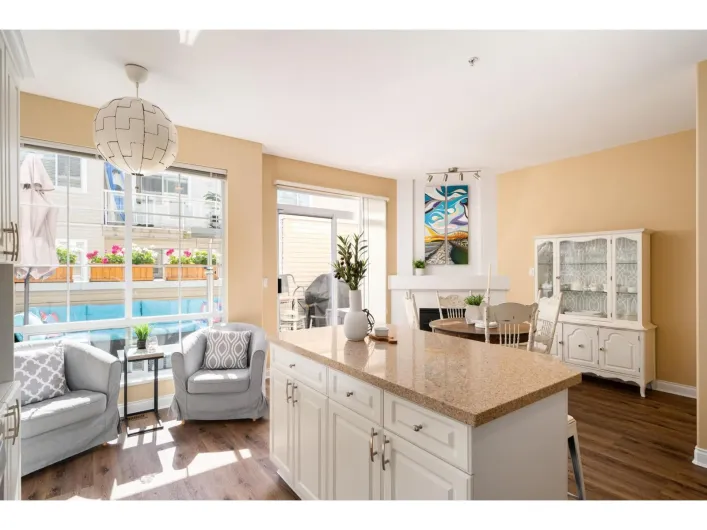 1159 VIDAL STREET, White Rock