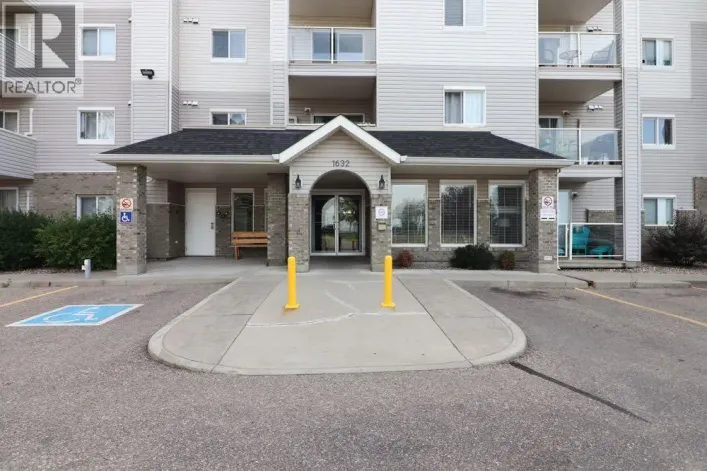 116, 1632 Saamis Drive NW, Medicine Hat