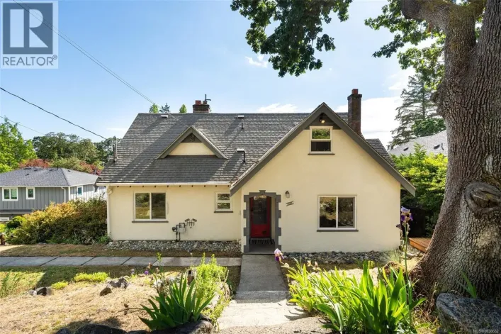 1161 Clovelly Terr, Saanich