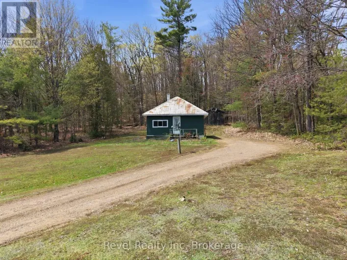 1163 VANKOUGHNET ROAD, Bracebridge