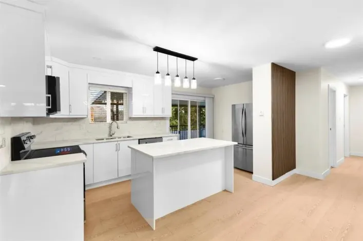 11633 87A AVENUE, Surrey