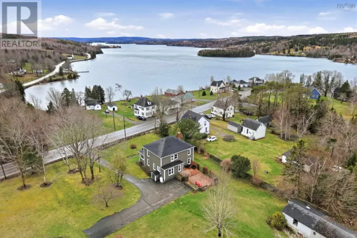 11659 Highway 16, Boylston