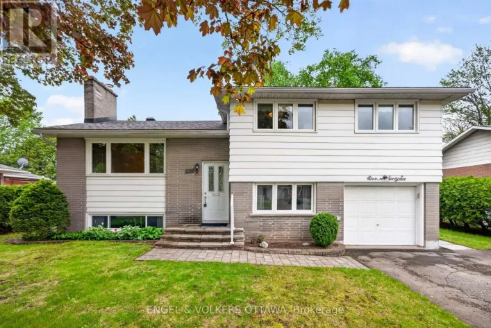 1166 CASTLE HILL CRESCENT, Ottawa