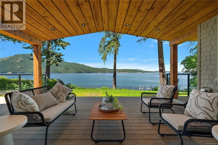 11665 Jupata Way, North Saanich