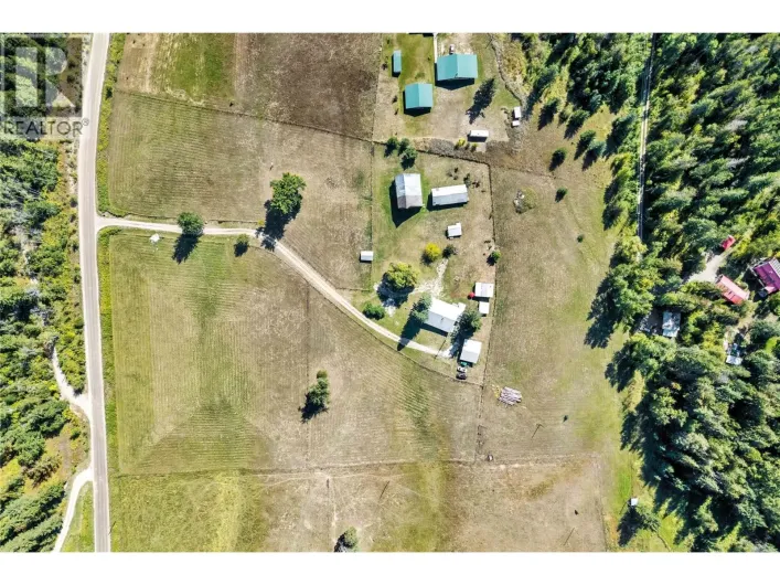 1168 Mallory Road SE, Enderby