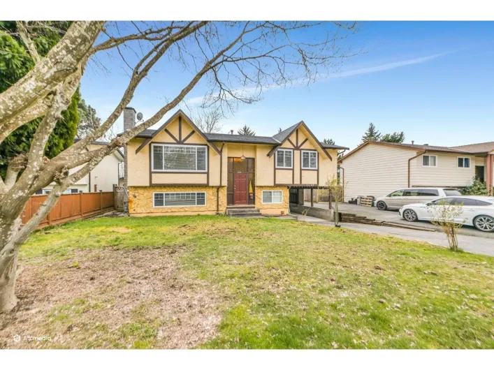 11688 85A AVENUE, Delta