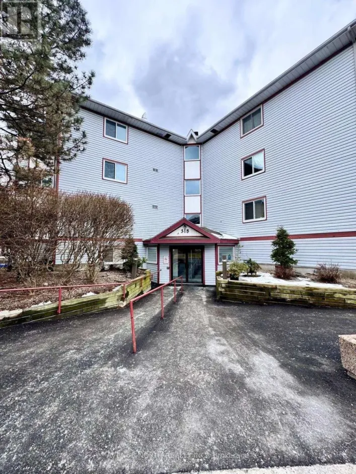 117 - 318 LORRY GREENBERG DRIVE, Ottawa