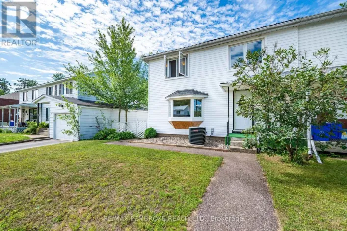 117 ALGONQUIN STREET, Deep River