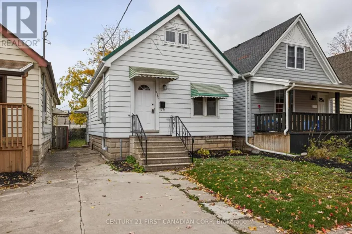 117 STERLING STREET, London East