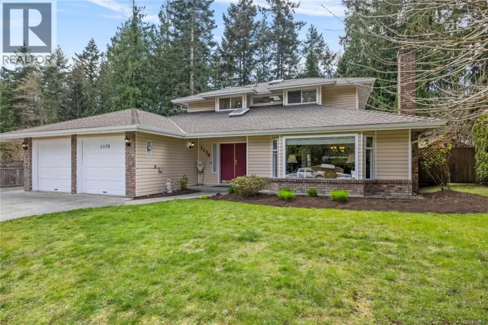 1170 Clubhouse Dr, Qualicum Beach