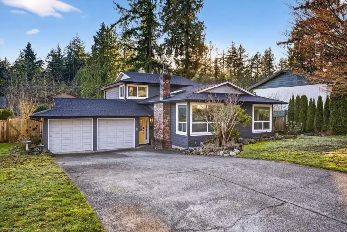 11702 64A AVENUE, Delta