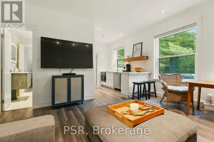 118 - 12 BIGWIN ISLAND, Lake of Bays