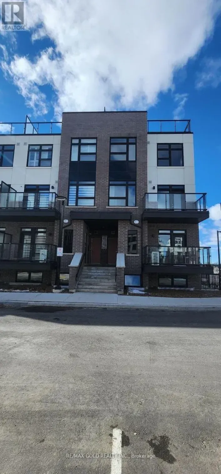 118 - 1589 ROSE WAY, Milton