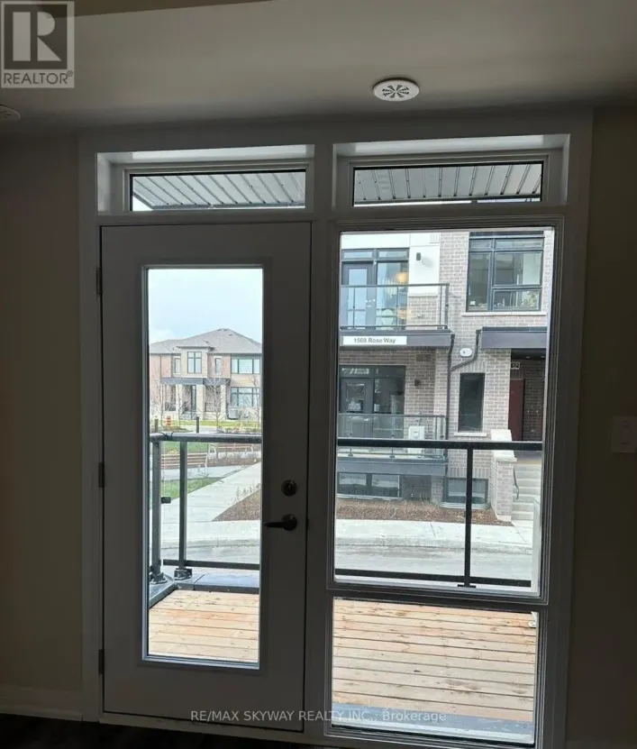 118 - 1593 ROSE WAY, Milton