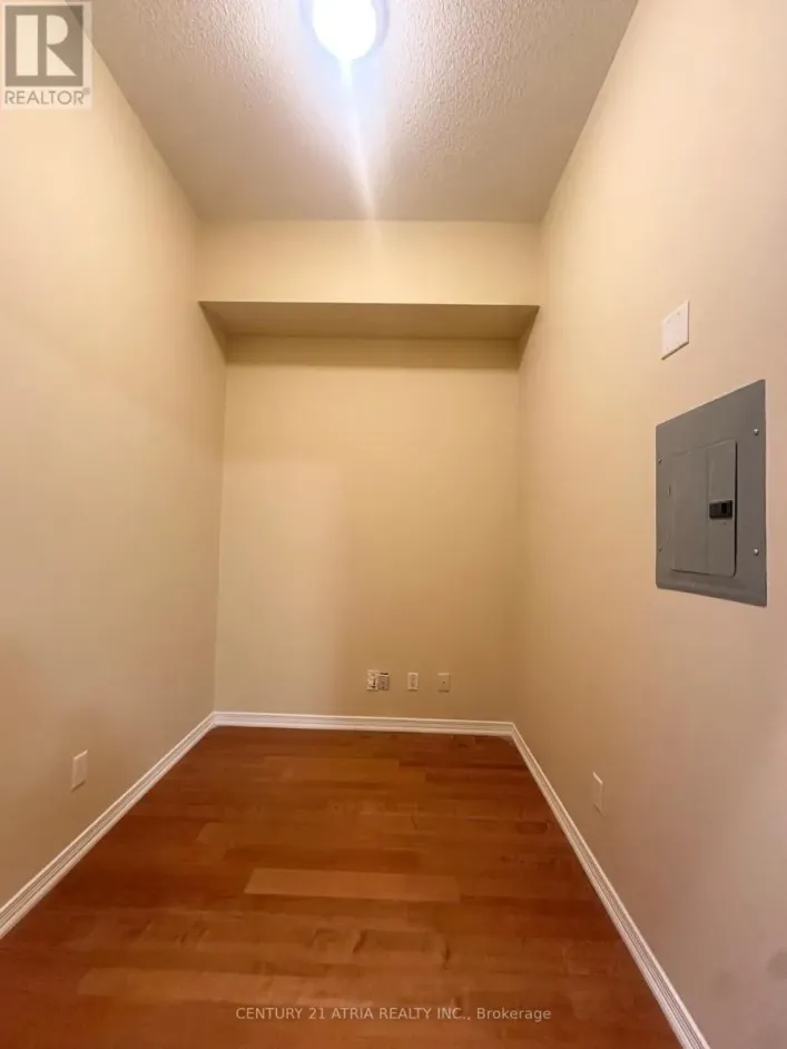 118 - 8 MAISON PARC COURT, Vaughan