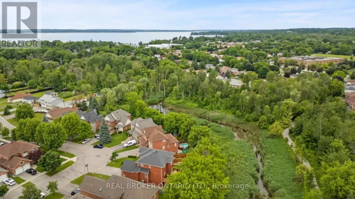118 BAYVIEW AVENUE, Georgina