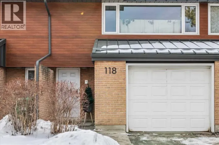 118 Brae Glen Lane SW, Calgary