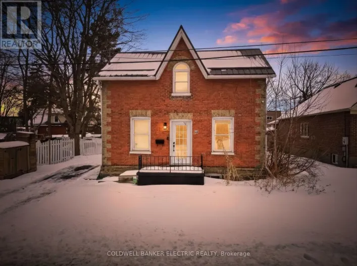 118 CEDAR STREET, Whitby