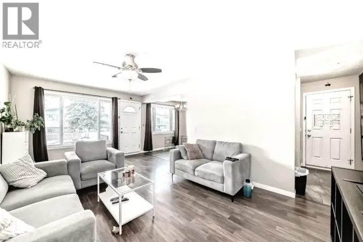 118 Dovertree Place SE, Calgary