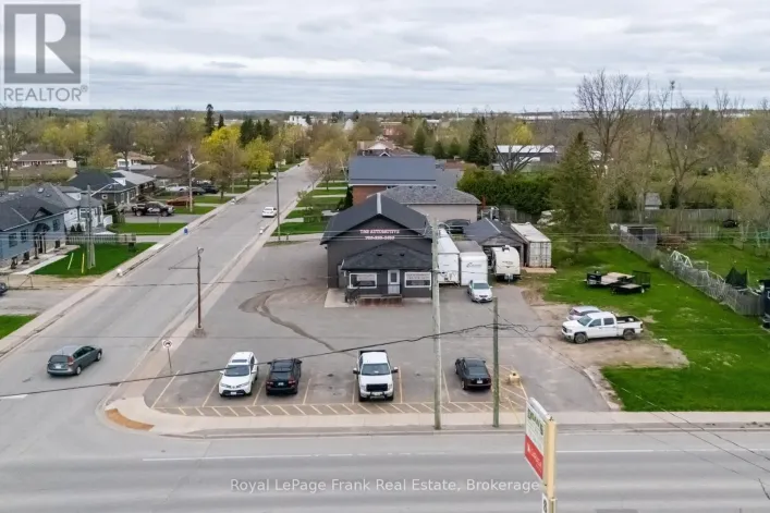 118 QUEEN STREET, Kawartha Lakes