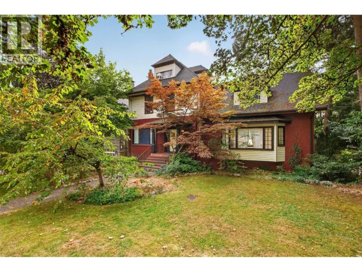 118 QUEENS AVENUE, New Westminster