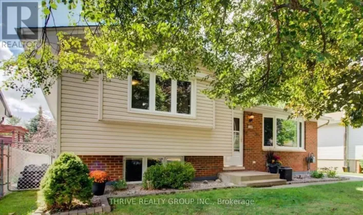 118 SANDALWOOD CRESCENT, London North