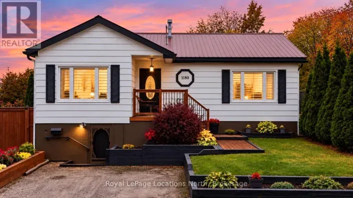 1180 COPELAND STREET, North Bay