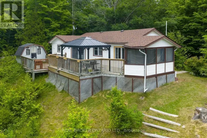 1180 GUIGUE ROAD, Frontenac