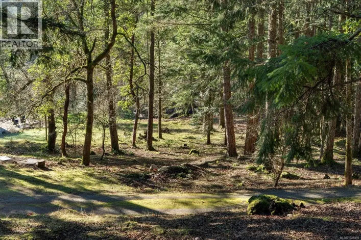 1183-1193 Hillgrove Rd, North Saanich