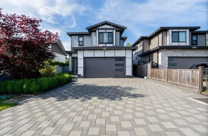 11833 86A AVENUE, Delta