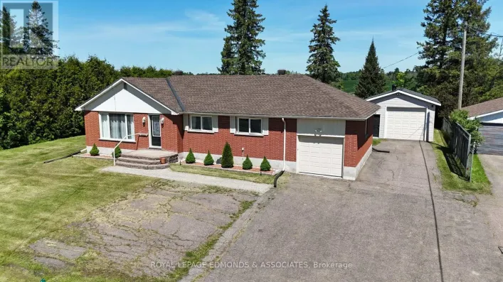 11837 ROUND LAKE ROAD, Laurentian Valley