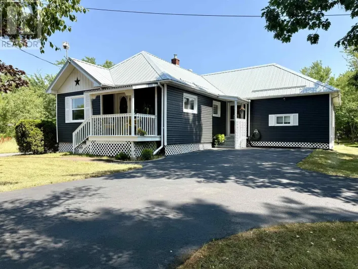 11838 2 Highway, Leamington