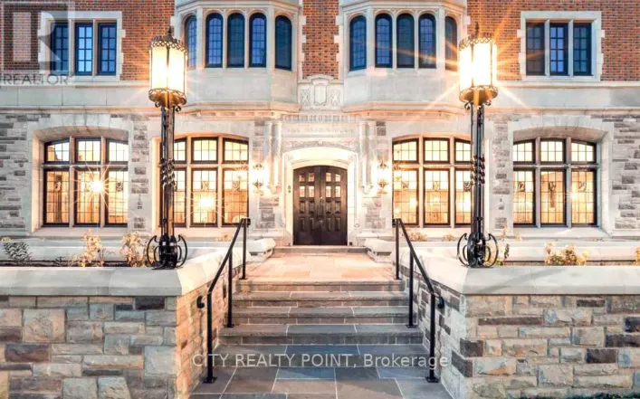 119 - 2 CLARENDON AVENUE, Toronto