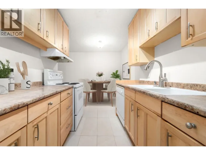 119 2012 FULLERTON AVENUE, North Vancouver