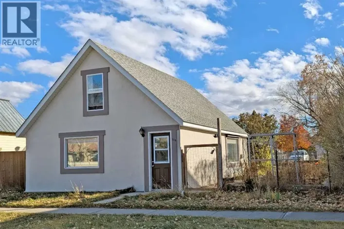 119 47 Avenue W, Claresholm