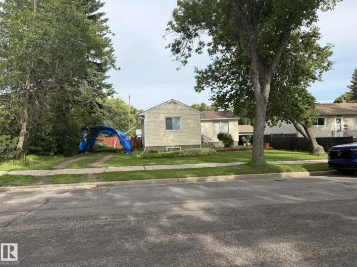House for sale: 11913 39 ST NW, Edmonton