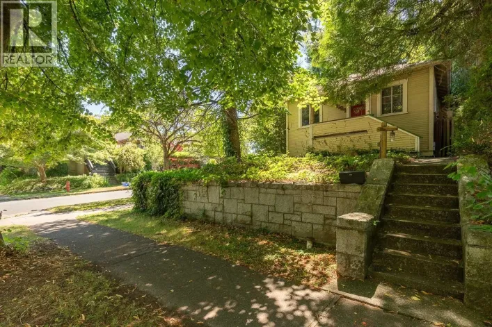 1194 E 18TH AVENUE, Vancouver