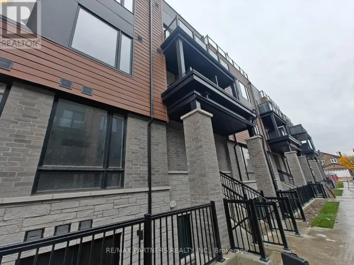 12 - 109 MARYDALE AVENUE, Markham