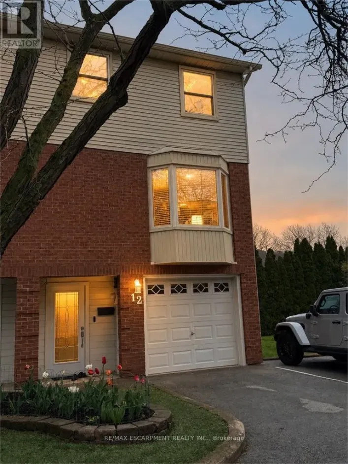 12 - 130 LIVINGSTON AVENUE, Grimsby