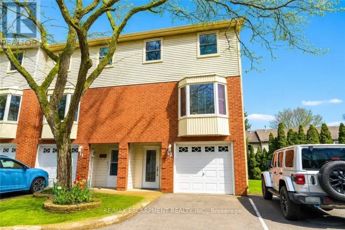 12 - 130 LIVINGSTON AVENUE, Grimsby