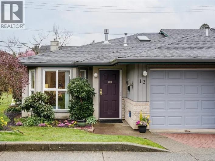 12 1473 Garnet Rd, Saanich