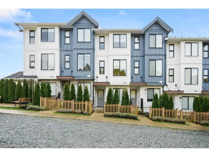 12 1871 165A STREET, Surrey