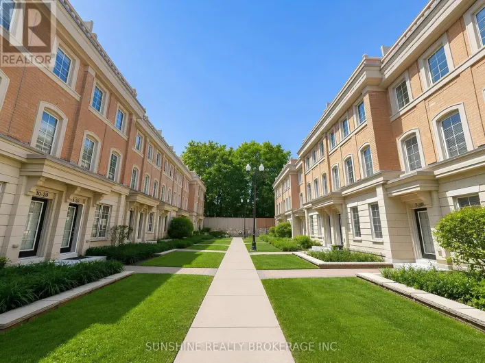 12 - 20 HARGRAVE LANE, Toronto