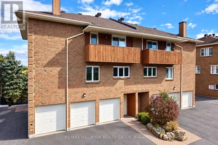 12 - 207 STRATAS COURT, Ottawa