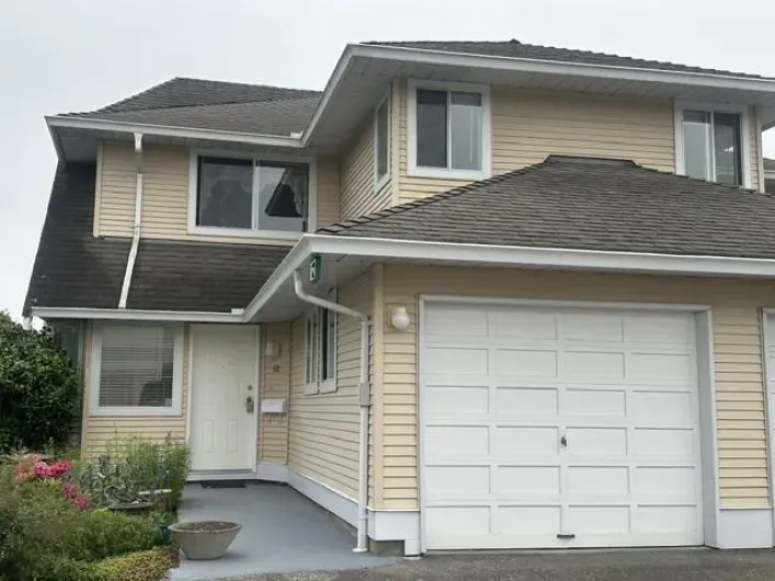 12 2475 EMERSON STREET, Abbotsford