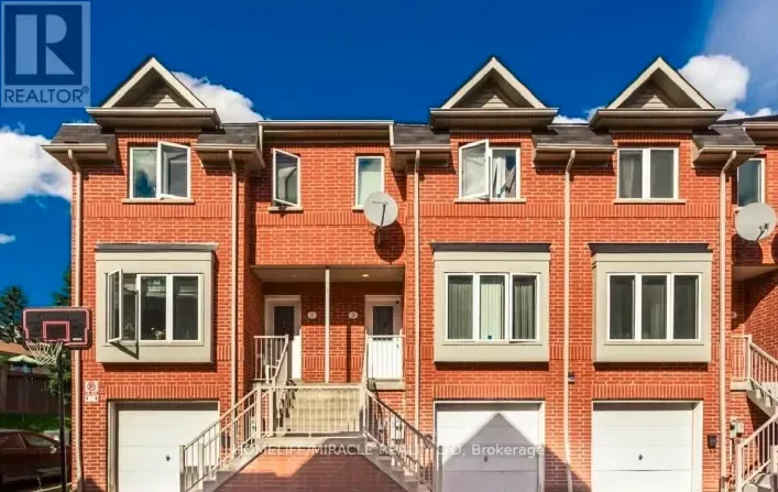Row / Townhouse for sale: 12 - 4200 KINGSTON ROAD, Toronto