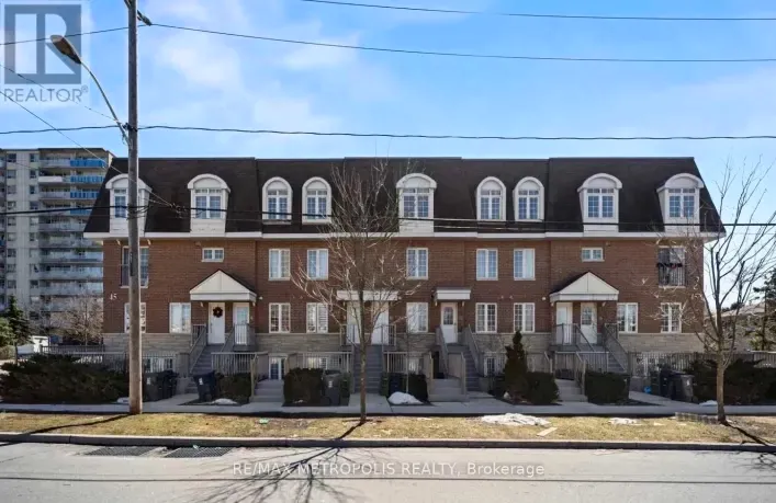 Row / Townhouse for sale: 12 - 45 CEDARCROFT BOULEVARD, Toronto