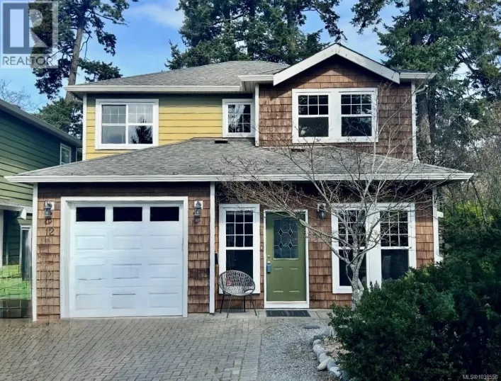 12 4530 Pipeline Rd, Saanich