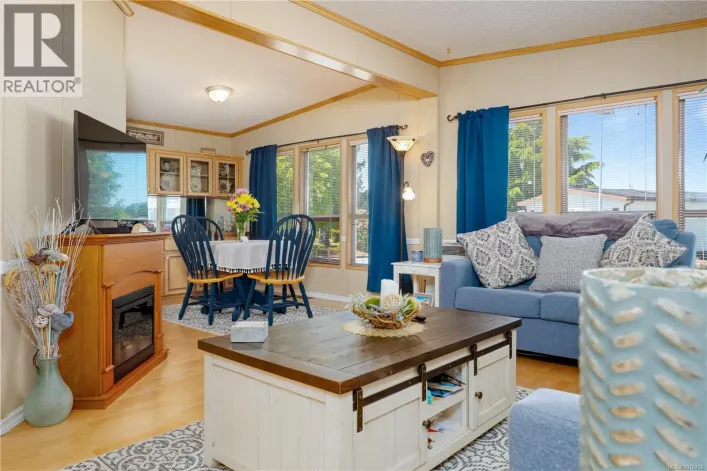 12 6245 Metral Dr, Nanaimo