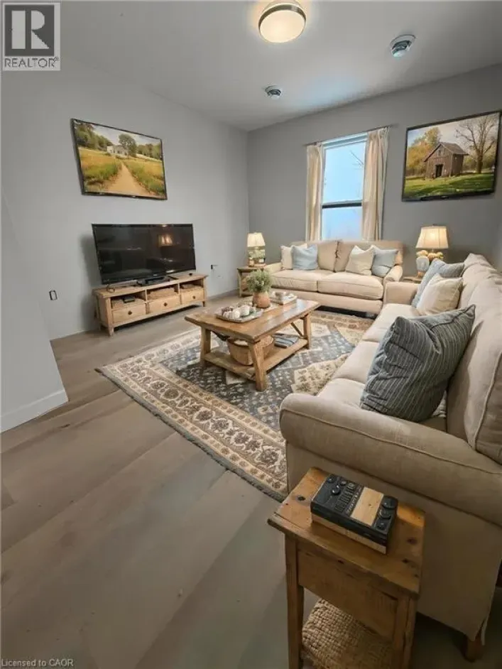 12 BENJAMIN Street Unit# 2, New Dundee